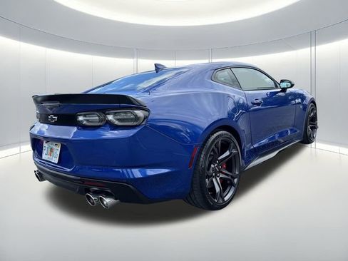 Used 2021 Chevrolet Camaro SS RWD image 5
