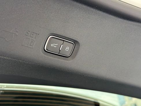 New 2026 Lincoln Navigator L Reserve AWD/4WD image 9