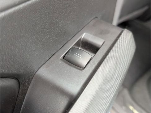 New 2025 Chevrolet Colorado LT w/ LT Convenience Package image 13