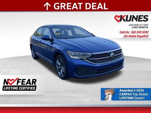 Used 2024 Volkswagen Jetta SE image 1