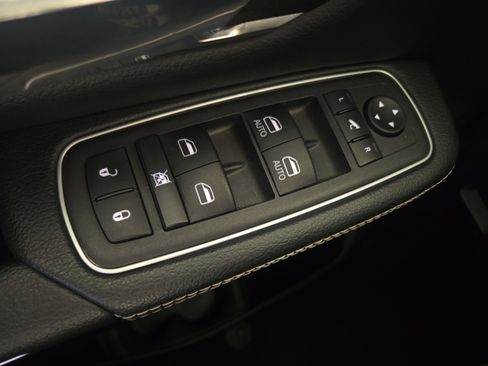 Certified 2024 RAM 1500 Laramie AWD/4WD image 28