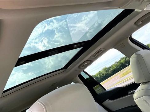Used 2021 Cadillac XT6 Premium Luxury FWD image 28