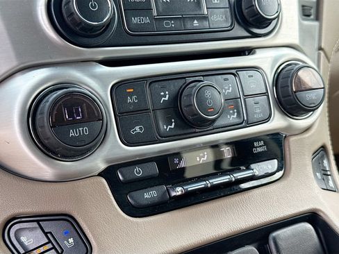 Used 2018 GMC Yukon SLT w/ Open Road Package AWD/4WD image 19