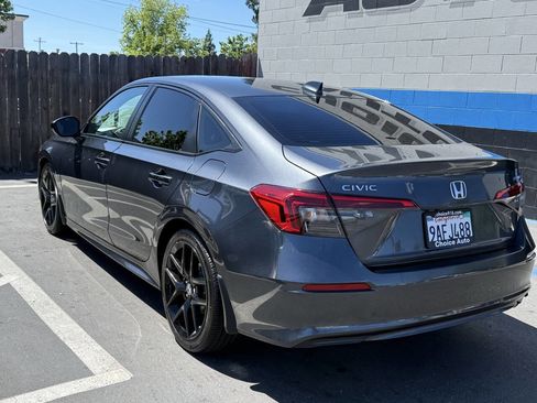 Used 2022 Honda Civic Sport image 4