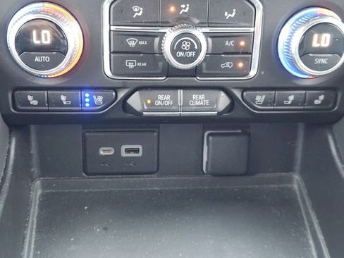 Used 2023 GMC Yukon XL SLT AWD/4WD image 19