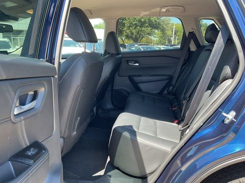 Used 2026 Nissan Rogue SL FWD image 10