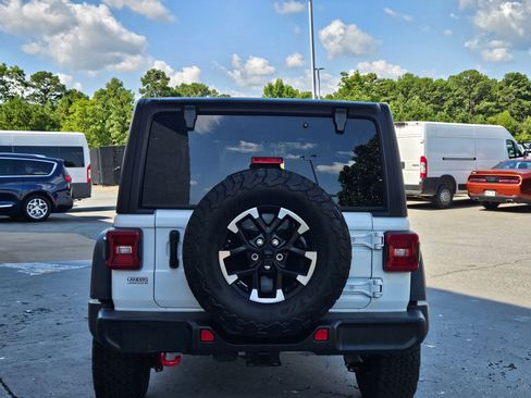 Used 2025 Jeep Wrangler Unlimited Rubicon AWD/4WD image 6