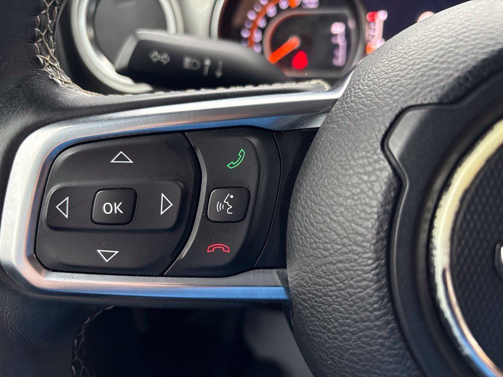 Used 2018 Jeep Wrangler Unlimited Sahara AWD/4WD image 25
