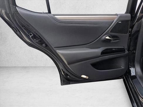 Used 2023 Lexus ES 350 F Sport image 16