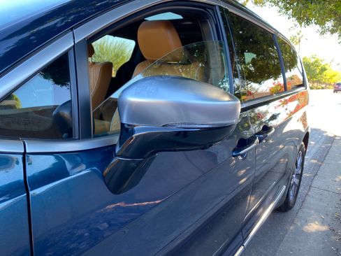 Used 2023 Chrysler Pacifica Pinnacle image 19