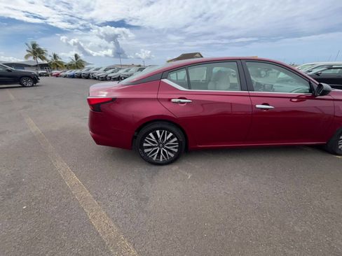 Used 2025 Nissan Altima 2.5 SV FWD image 16