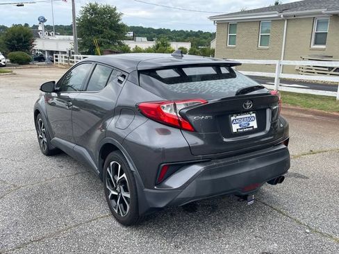 Used 2019 Toyota C-HR Limited FWD image 7