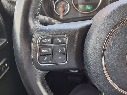 Used 2018 Jeep Wrangler Unlimited Sahara w/ Connectivity Group AWD/4WD image 26