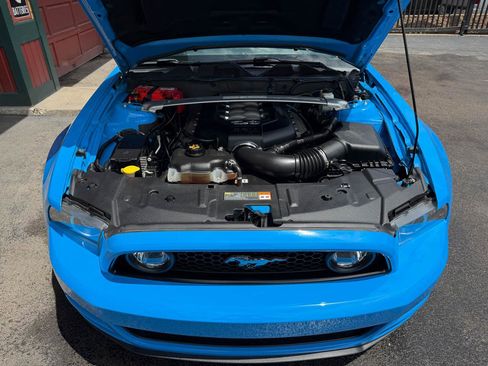 Used 2013 Ford Mustang GT Premium RWD image 31