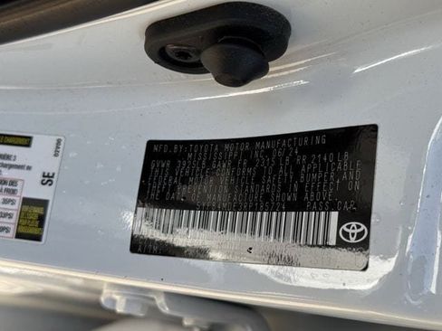 Used 2024 Toyota Corolla LE FWD image 32