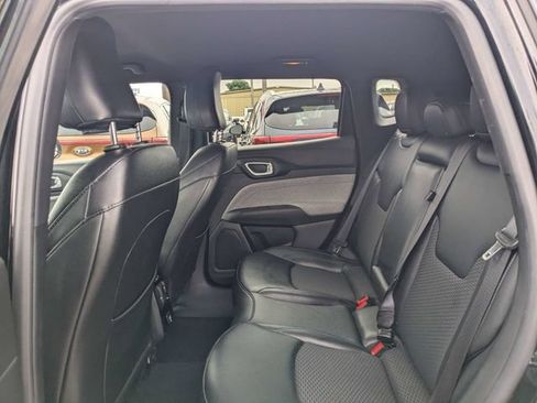 Used 2024 Jeep Compass Latitude AWD/4WD image 12