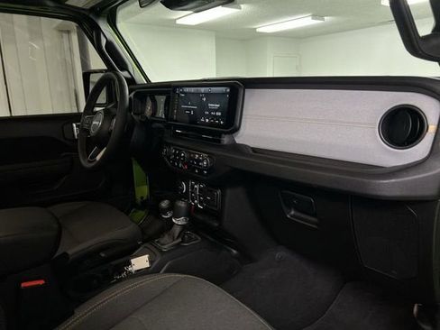 Used 2025 Jeep Gladiator Sport AWD/4WD image 28