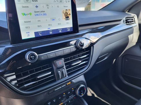 Used 2026 Ford Escape ST-Line w/ Cold Weather Package image 11