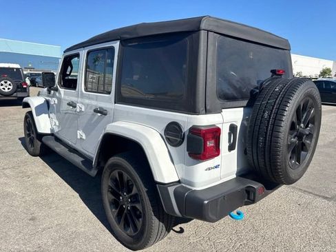 Used 2023 Jeep Wrangler Unlimited Sahara w/ Cold Weather Group AWD/4WD image 7