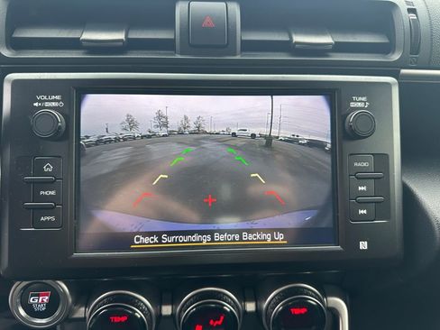 Used 2022 Toyota GR86 Base w/ ALL Weather Mat Package (TMS) image 16