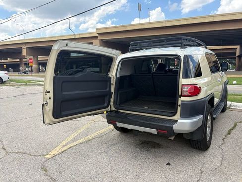 Used 2008 Toyota FJ Cruiser 2WD image 19