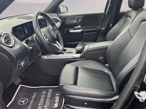 Certified 2022 Mercedes-Benz GLB 250 4MATIC image 9