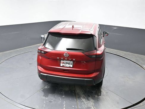 Used 2025 Nissan Rogue SV FWD image 22