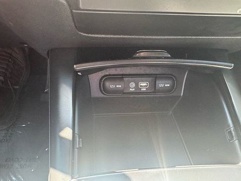 Used 2020 Kia Sorento LX FWD image 14