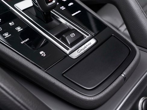 Used 2020 Porsche Cayenne AWD/4WD image 37