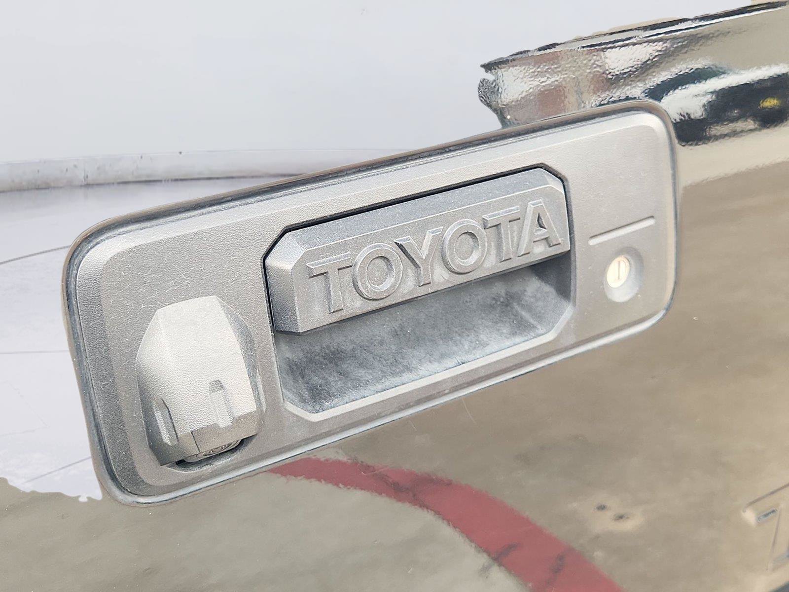 Used 2017 Toyota Tundra Platinum AWD/4WD image 31