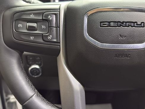 Used 2024 GMC Sierra 2500 Denali w/ Technology Package image 17