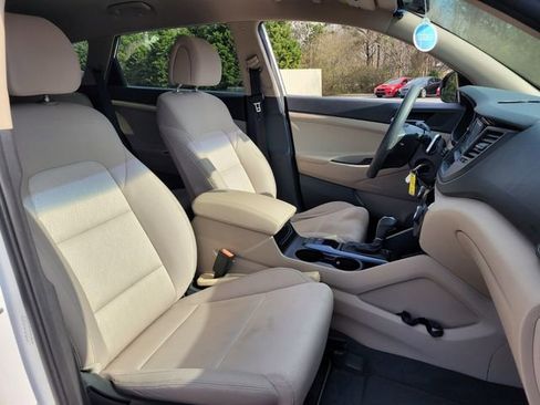 Used 2017 Hyundai Tucson SE image 16