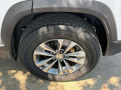 Used 2025 Chevrolet Equinox LT FWD image 31
