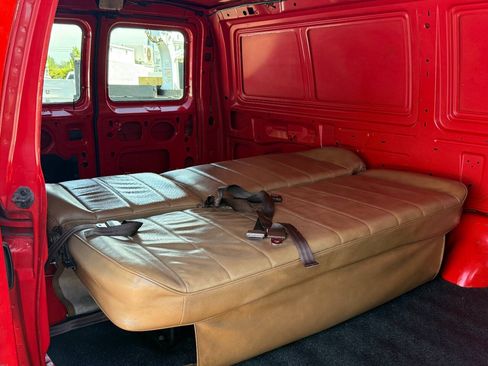 Used 2002 Ford E-350 and Econoline 350 Super Duty RWD image 19