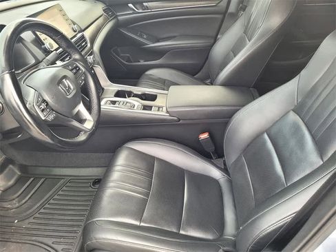Used 2022 Honda Accord Touring image 15