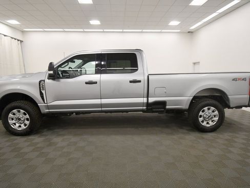 Used 2023 Ford F250 XLT image 4