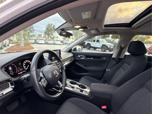 Used 2022 Honda Civic EX image 29