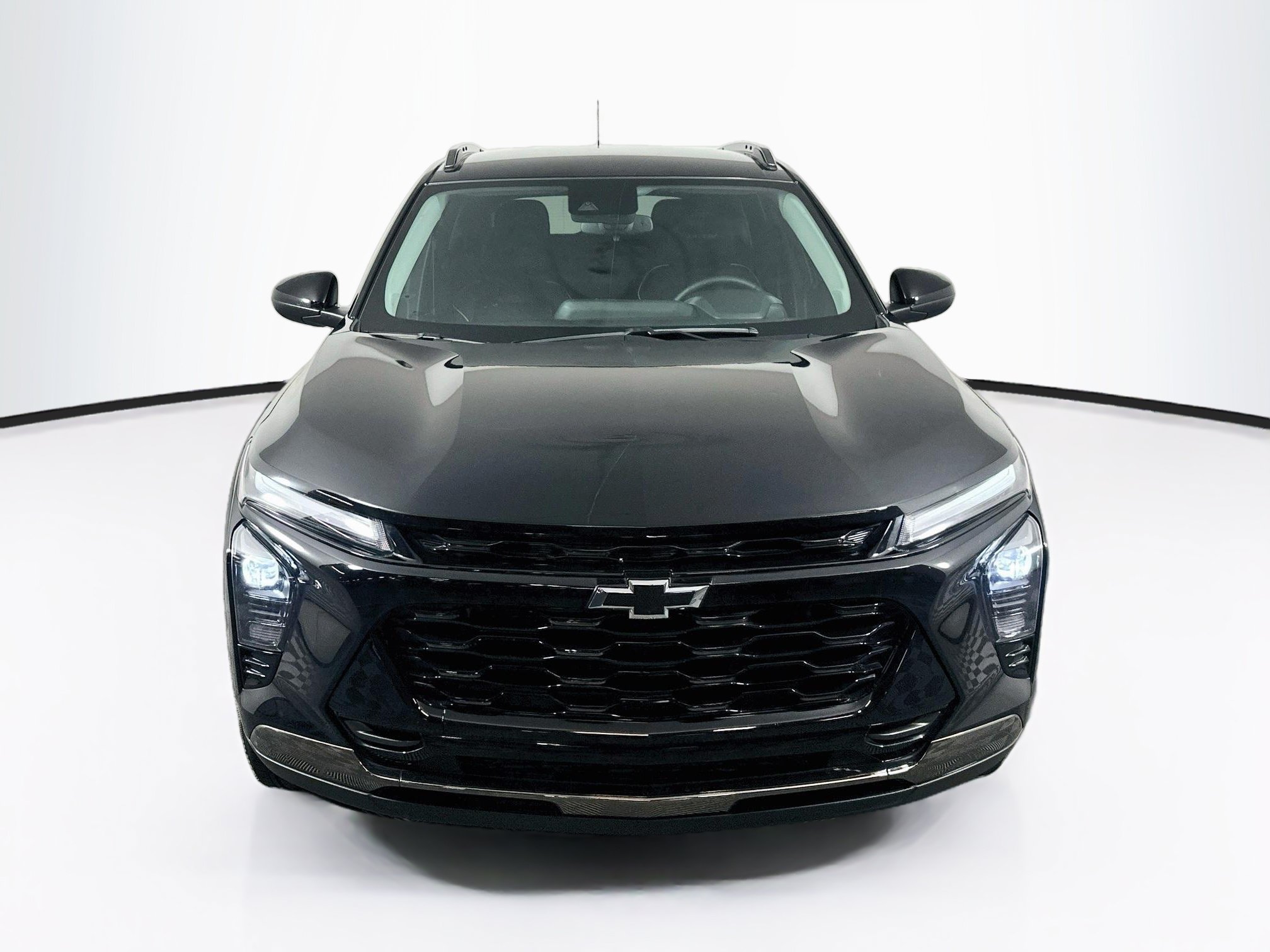 Used 2024 Chevrolet Trax ACTIV w/ Driver Confidence Package FWD image 2