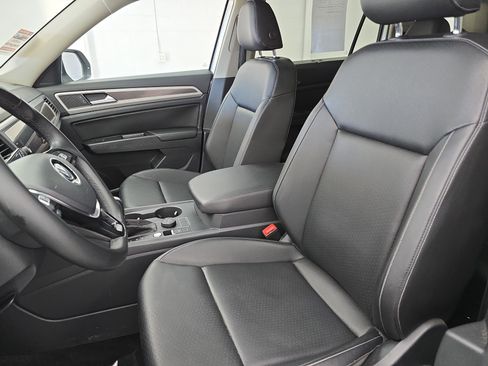 Used 2019 Volkswagen Atlas SE w/ Panoramic Sunroof Package image 16