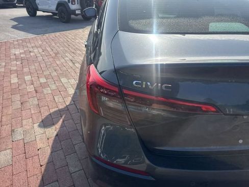 Used 2023 Honda Civic Touring image 10