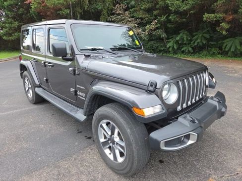 Used 2018 Jeep Wrangler Unlimited Sahara AWD/4WD image 3