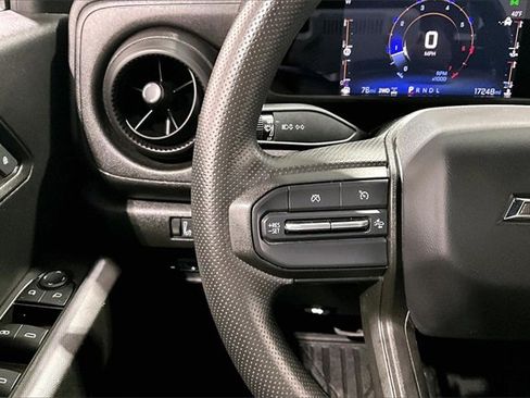 Used 2023 Chevrolet Colorado Trail Boss w/ Technology Package image 12