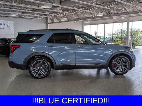Certified 2025 Ford Explorer ST AWD/4WD image 9