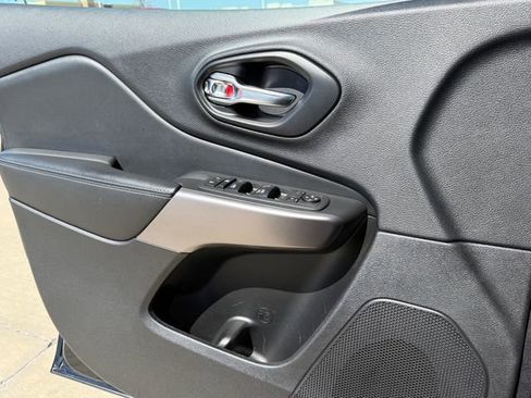 Used 2021 Jeep Cherokee Latitude Plus w/ Sun & Sound Group image 24