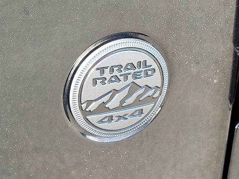 Used 2022 Jeep Gladiator Sport image 25