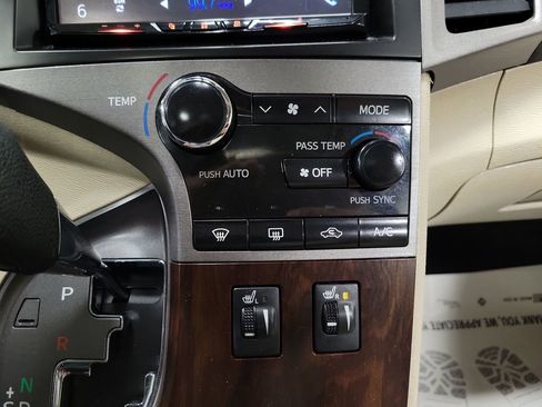 Used 2013 Toyota Venza XLE w/ XLE Premium Pkg image 18