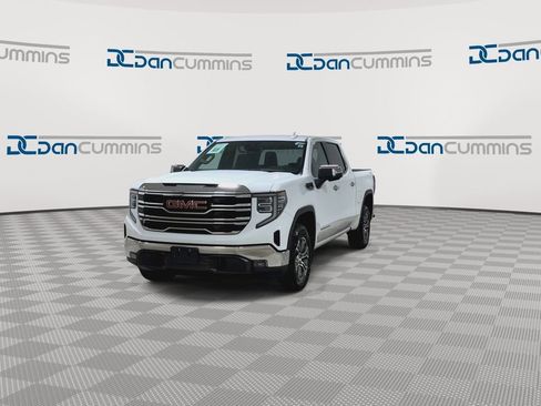 Used 2025 GMC Sierra 1500 SLT AWD/4WD image 4