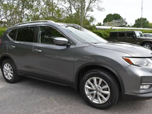Used 2019 Nissan Rogue SV AWD/4WD image 28