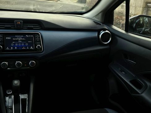 Used 2025 Nissan Versa SV image 10