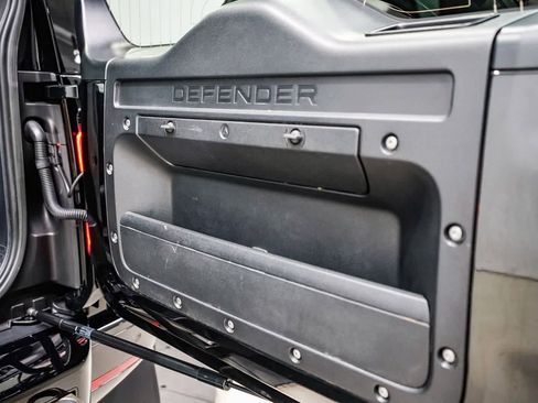 Used 2023 Land Rover Defender 110 V8 image 29